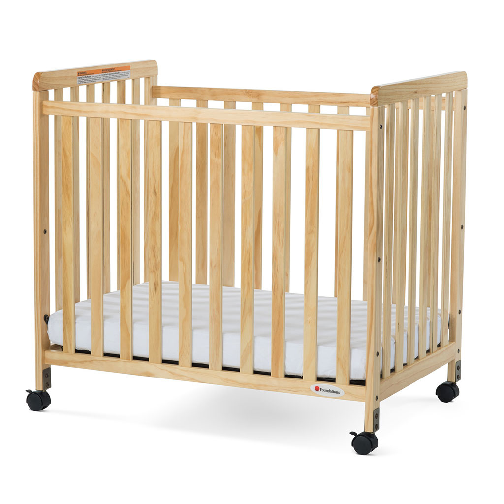 SafetyCraft Fixed-Side Compact Slatted Mobile Crib, Natural