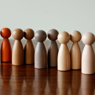 Peg People of the World, 10 Pieces